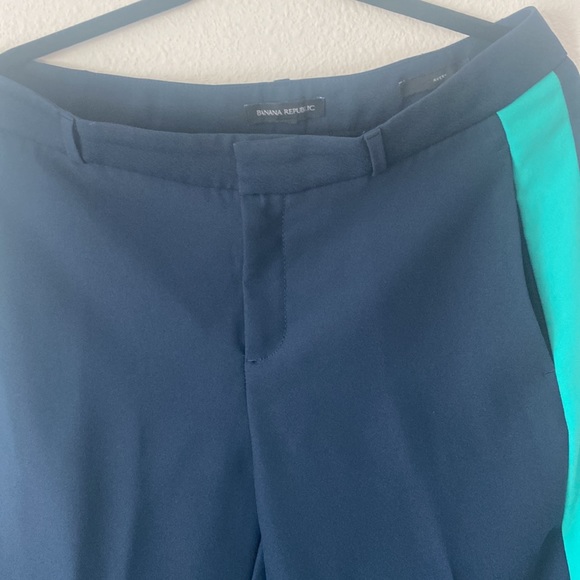 Banana Republic Women’s Navy Blue Pants with A Green Side Strap Insert Size 8 - Picture 9 of 13